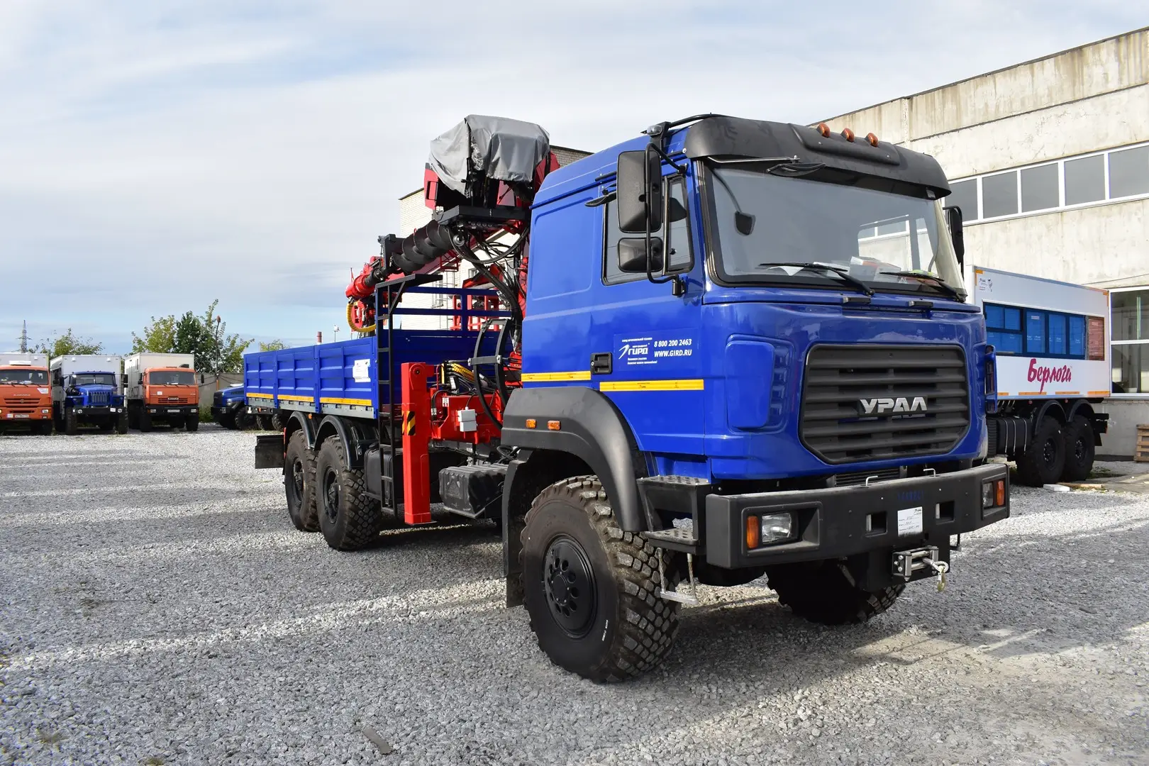 Урал 4320 с КМУ УММаш 76ТБ (буровая навеска)