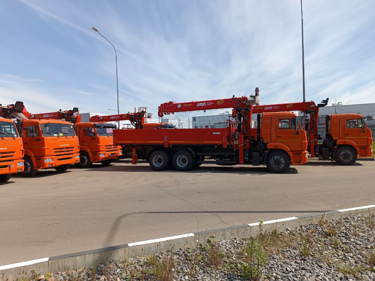 Автомобиль КамАЗ бортовой 65115 с КМУ УММ 816Т